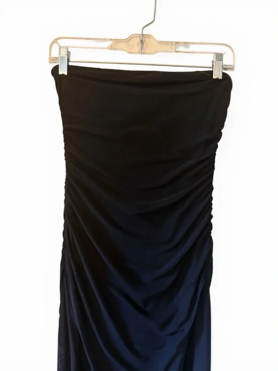 Strapless Black Bodycon Midi Dress - Sleek Evening Wear - Picture 5 of 9